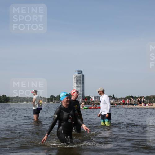 22.06.2025 - Viking Triathlon Michael Strokosch http://msf.ph/oto/8059441 22.06.2025 10:41:44 Schwimmen 58, 142, 194, 220, 221, 505, 625, 629 meine-sportfotos.de