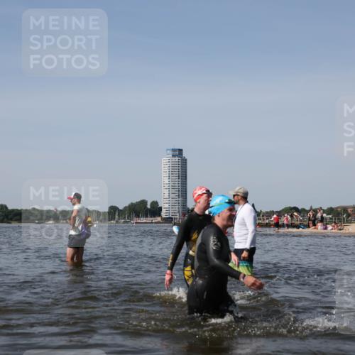 22.06.2025 - Viking Triathlon Michael Strokosch http://msf.ph/oto/8059448 22.06.2025 10:41:44 Schwimmen 58, 142, 194, 220, 221, 505, 625, 629 meine-sportfotos.de