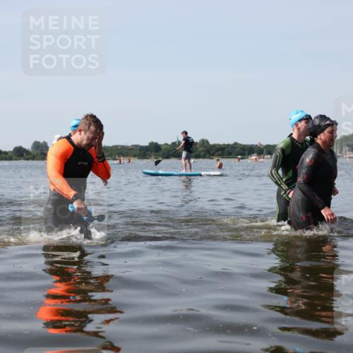 22.06.2025 - Viking Triathlon Michael Strokosch http://msf.ph/oto/8059449 22.06.2025 10:52:16 Schwimmen 116, 136, 481, 490 meine-sportfotos.de