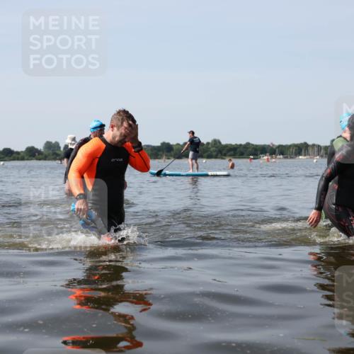 22.06.2025 - Viking Triathlon Michael Strokosch http://msf.ph/oto/8059454 22.06.2025 10:52:16 Schwimmen 116, 136, 481, 490 meine-sportfotos.de