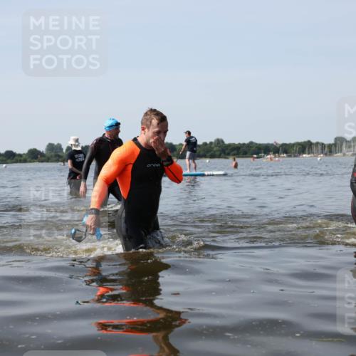 22.06.2025 - Viking Triathlon Michael Strokosch http://msf.ph/oto/8059460 22.06.2025 10:52:16 Schwimmen 116, 136, 481, 490 meine-sportfotos.de