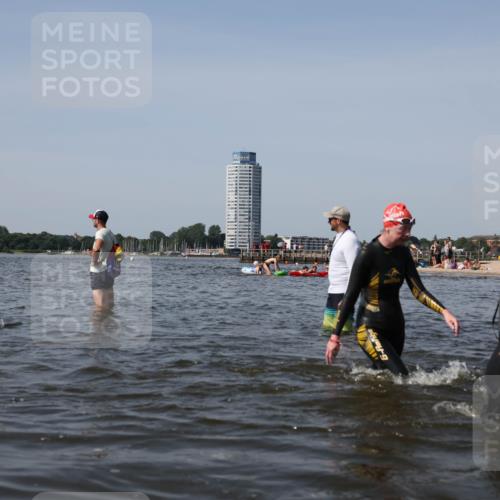 22.06.2025 - Viking Triathlon Michael Strokosch http://msf.ph/oto/8059463 22.06.2025 10:41:46 Schwimmen 58, 142, 194, 220, 221, 625, 629 meine-sportfotos.de