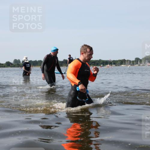 22.06.2025 - Viking Triathlon Michael Strokosch http://msf.ph/oto/8059468 22.06.2025 10:52:17 Schwimmen 116, 136, 481, 490 meine-sportfotos.de