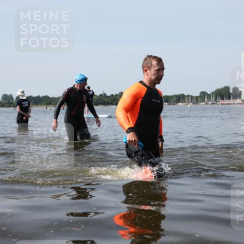 22.06.2025 - Viking Triathlon Michael Strokosch http://msf.ph/oto/8059475 22.06.2025 10:52:17 Schwimmen 116, 136, 481, 490 meine-sportfotos.de