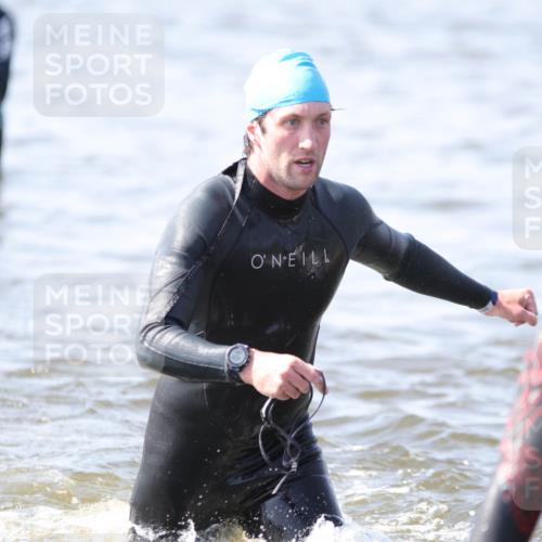 22.06.2025 - Viking Triathlon H.Heesch http://msf.ph/oto/8059480 22.06.2025 10:32:06 Schwimmen 63, 147, 173, 193, 207, 214, 226, 271, 449, 464, 488 meine-sportfotos.de