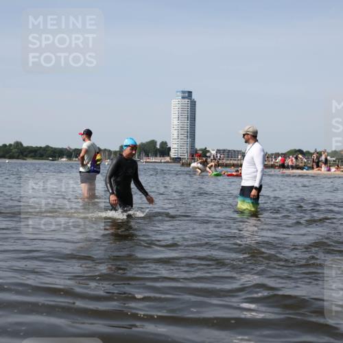 22.06.2025 - Viking Triathlon Michael Strokosch http://msf.ph/oto/8059484 22.06.2025 10:41:47 Schwimmen 58, 142, 194, 220, 221, 625, 629 meine-sportfotos.de