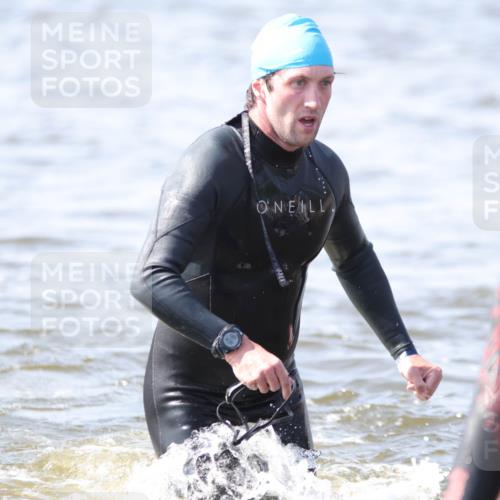 22.06.2025 - Viking Triathlon H.Heesch http://msf.ph/oto/8059486 22.06.2025 10:32:06 Schwimmen 63, 147, 173, 193, 207, 214, 226, 271, 449, 464, 488 meine-sportfotos.de