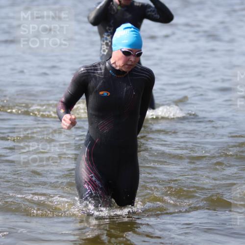 22.06.2025 - Viking Triathlon H.Heesch http://msf.ph/oto/8059491 22.06.2025 10:32:21 Schwimmen 53, 80, 147, 170, 173, 214, 461, 492 meine-sportfotos.de