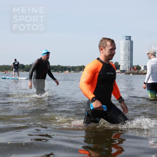 22.06.2025 - Viking Triathlon Michael Strokosch http://msf.ph/oto/8059492 22.06.2025 10:52:18 Schwimmen 116, 136, 481, 490 meine-sportfotos.de