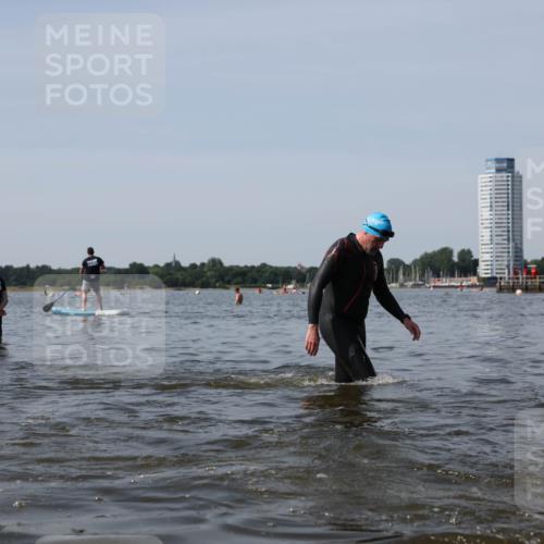 22.06.2025 - Viking Triathlon Michael Strokosch http://msf.ph/oto/8059497 22.06.2025 10:52:19 Schwimmen 116, 136, 481, 490 meine-sportfotos.de
