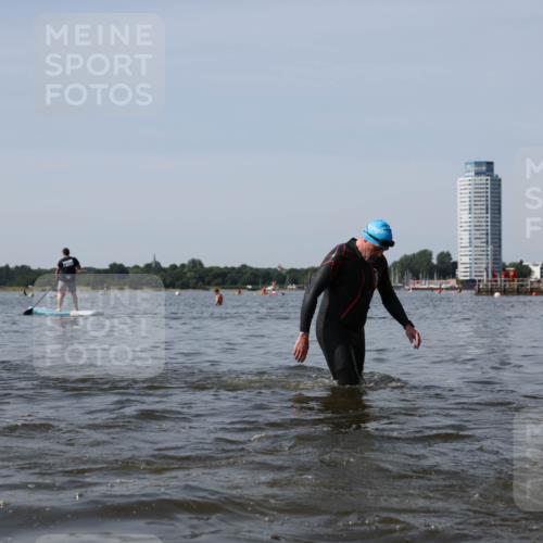 22.06.2025 - Viking Triathlon Michael Strokosch http://msf.ph/oto/8059499 22.06.2025 10:52:20 Schwimmen 116, 136, 481, 490 meine-sportfotos.de