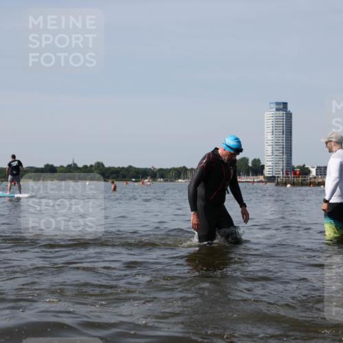 22.06.2025 - Viking Triathlon Michael Strokosch http://msf.ph/oto/8059501 22.06.2025 10:52:20 Schwimmen 116, 136, 481, 490 meine-sportfotos.de