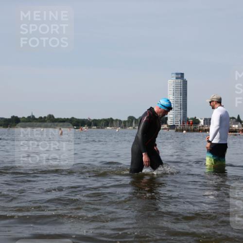 22.06.2025 - Viking Triathlon Michael Strokosch http://msf.ph/oto/8059506 22.06.2025 10:52:20 Schwimmen 116, 136, 481, 490 meine-sportfotos.de