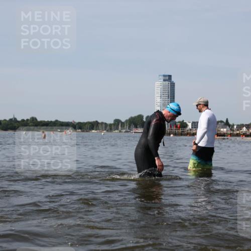 22.06.2025 - Viking Triathlon Michael Strokosch http://msf.ph/oto/8059508 22.06.2025 10:52:20 Schwimmen 116, 136, 481, 490 meine-sportfotos.de