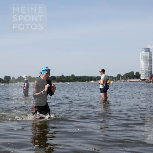 22.06.2025 - Viking Triathlon Michael Strokosch http://msf.ph/oto/8059510 22.06.2025 10:41:52 Schwimmen 58, 142, 159, 199, 221, 625, 629 meine-sportfotos.de