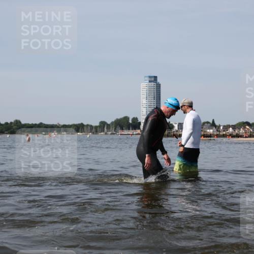 22.06.2025 - Viking Triathlon Michael Strokosch http://msf.ph/oto/8059511 22.06.2025 10:52:20 Schwimmen 116, 136, 481, 490 meine-sportfotos.de