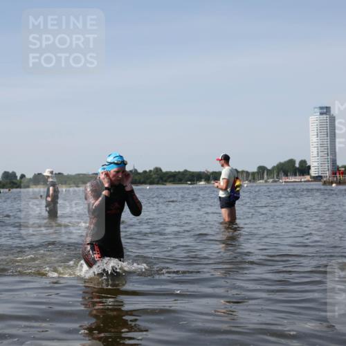 22.06.2025 - Viking Triathlon Michael Strokosch http://msf.ph/oto/8059515 22.06.2025 10:41:52 Schwimmen 58, 142, 159, 199, 221, 625, 629 meine-sportfotos.de