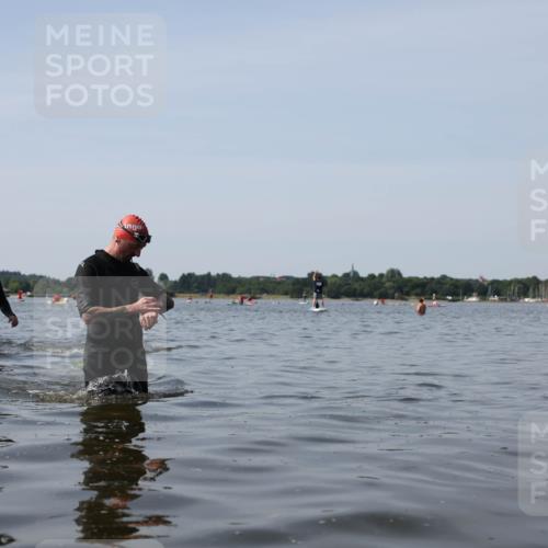 22.06.2025 - Viking Triathlon Michael Strokosch http://msf.ph/oto/8059522 22.06.2025 10:52:46 Schwimmen 106, 656 meine-sportfotos.de