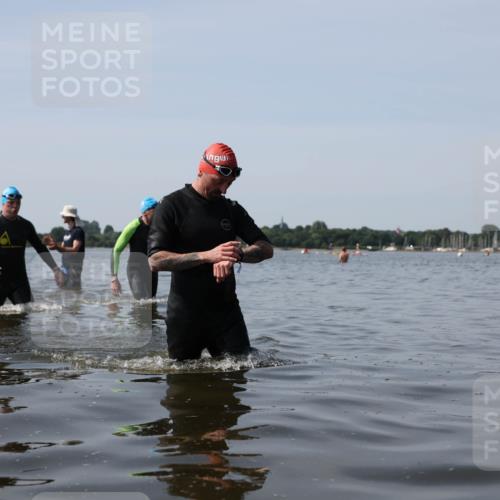 22.06.2025 - Viking Triathlon Michael Strokosch http://msf.ph/oto/8059549 22.06.2025 10:52:48 Schwimmen 106, 160, 656 meine-sportfotos.de