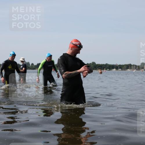 22.06.2025 - Viking Triathlon Michael Strokosch http://msf.ph/oto/8059554 22.06.2025 10:52:48 Schwimmen 106, 160, 656 meine-sportfotos.de