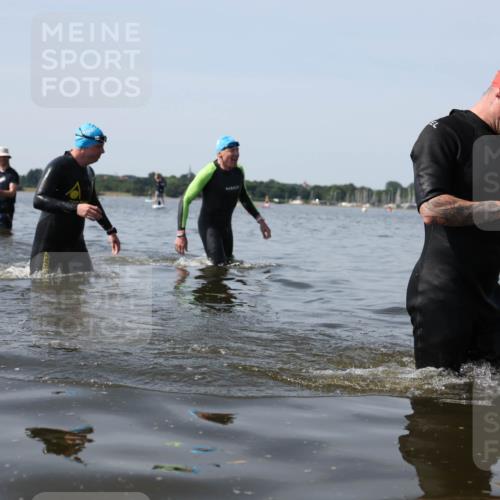 22.06.2025 - Viking Triathlon Michael Strokosch http://msf.ph/oto/8059556 22.06.2025 10:52:50 Schwimmen 106, 160, 656 meine-sportfotos.de