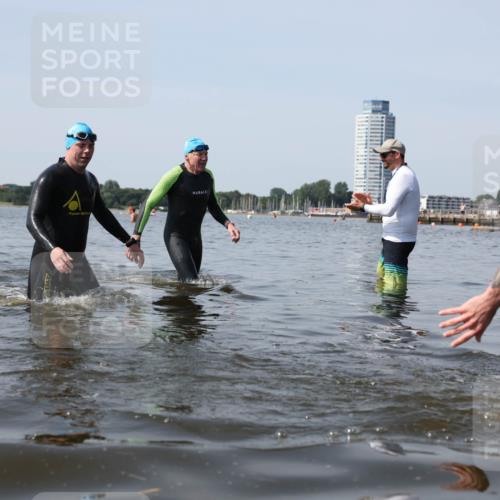 22.06.2025 - Viking Triathlon Michael Strokosch http://msf.ph/oto/8059572 22.06.2025 10:52:51 Schwimmen 106, 160, 656 meine-sportfotos.de
