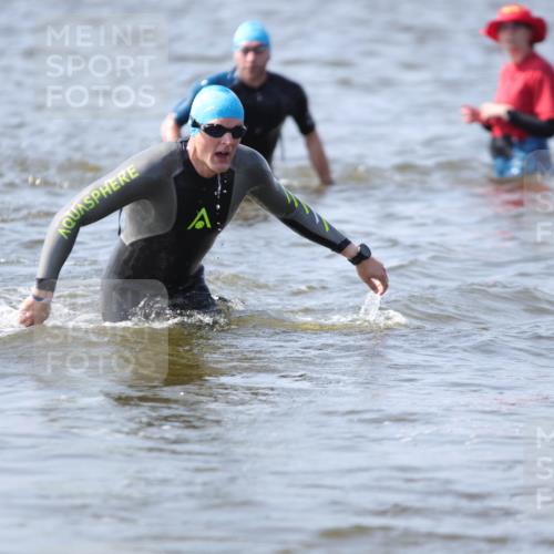 22.06.2025 - Viking Triathlon H.Heesch http://msf.ph/oto/8059579 22.06.2025 10:32:49 Schwimmen 91, 113, 208, 278, 287, 554 meine-sportfotos.de
