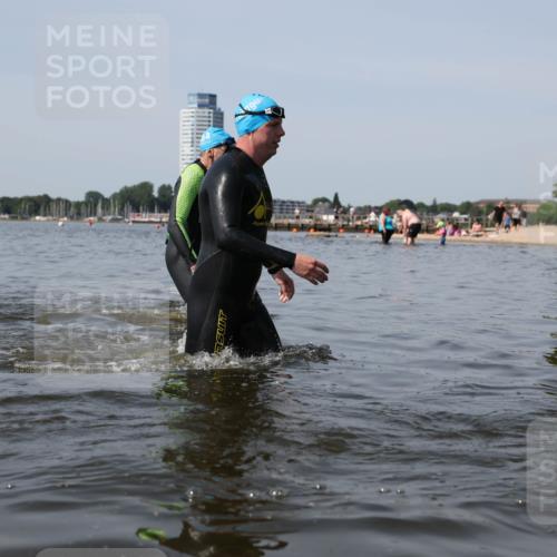 22.06.2025 - Viking Triathlon Michael Strokosch http://msf.ph/oto/8059595 22.06.2025 10:52:53 Schwimmen 106, 160, 656 meine-sportfotos.de