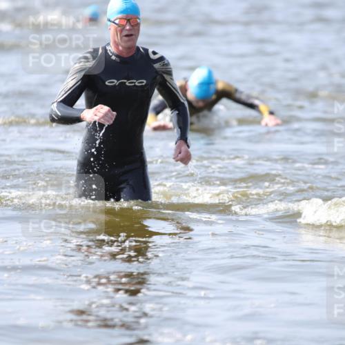 22.06.2025 - Viking Triathlon H.Heesch http://msf.ph/oto/8059597 22.06.2025 10:32:51 Schwimmen 91, 113, 278, 287, 399, 554 meine-sportfotos.de