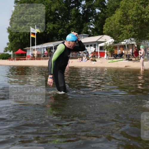 22.06.2025 - Viking Triathlon Michael Strokosch http://msf.ph/oto/8059599 22.06.2025 10:52:57 Schwimmen 106, 160, 470, 640, 656 meine-sportfotos.de
