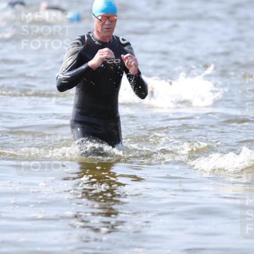 22.06.2025 - Viking Triathlon H.Heesch http://msf.ph/oto/8059601 22.06.2025 10:32:51 Schwimmen 91, 113, 278, 287, 399, 554 meine-sportfotos.de