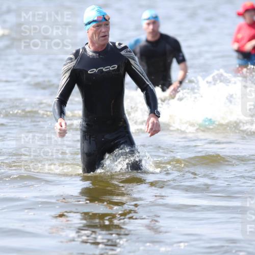 22.06.2025 - Viking Triathlon H.Heesch http://msf.ph/oto/8059617 22.06.2025 10:32:54 Schwimmen 91, 113, 287, 399, 554 meine-sportfotos.de