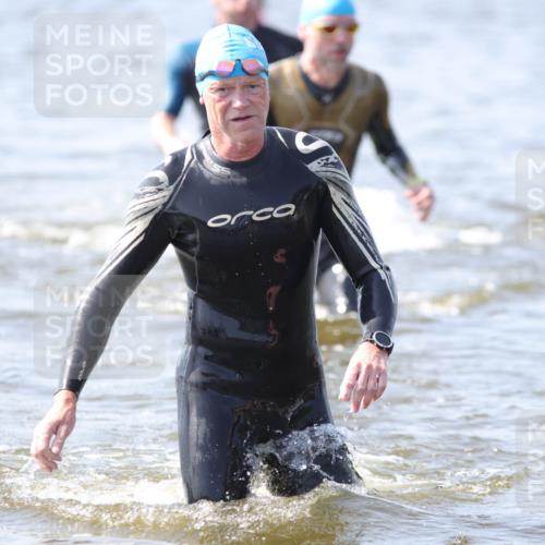 22.06.2025 - Viking Triathlon H.Heesch http://msf.ph/oto/8059641 22.06.2025 10:32:57 Schwimmen 91, 113, 287, 399 meine-sportfotos.de