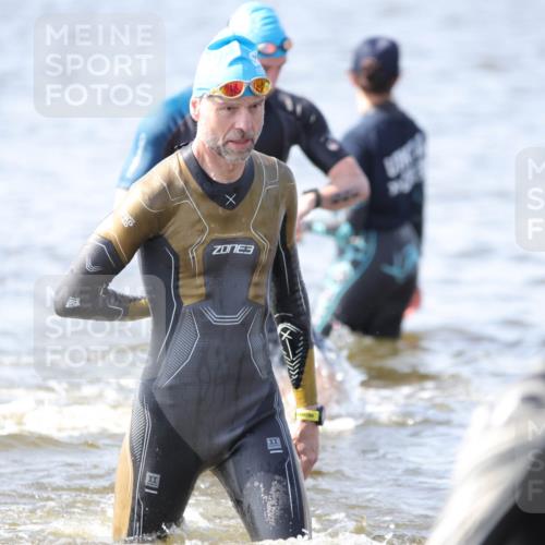 22.06.2025 - Viking Triathlon H.Heesch http://msf.ph/oto/8059648 22.06.2025 10:33:02 Schwimmen 91, 113, 287, 387, 399 meine-sportfotos.de