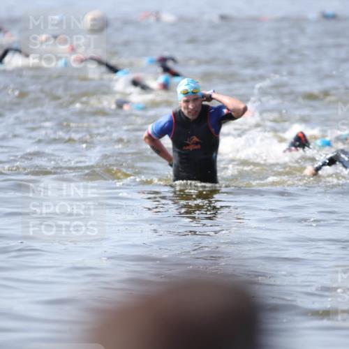 22.06.2025 - Viking Triathlon H.Heesch http://msf.ph/oto/8059660 22.06.2025 10:33:04 Schwimmen 91, 113, 287, 387, 399 meine-sportfotos.de