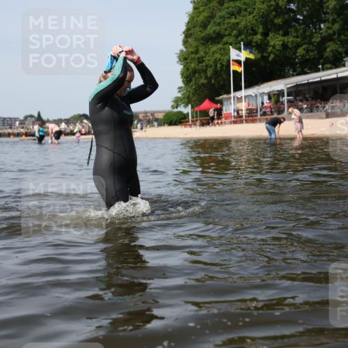 22.06.2025 - Viking Triathlon Michael Strokosch http://msf.ph/oto/8059677 22.06.2025 10:53:07 Schwimmen 160, 165, 319, 470, 640 meine-sportfotos.de