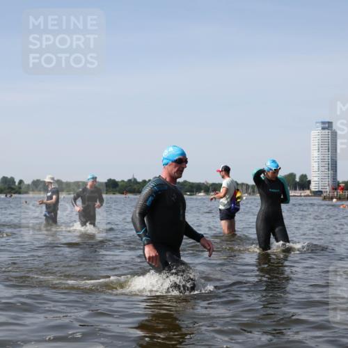 22.06.2025 - Viking Triathlon Michael Strokosch http://msf.ph/oto/8059678 22.06.2025 10:42:12 Schwimmen 16, 78, 159, 281, 290, 326, 460, 465 meine-sportfotos.de