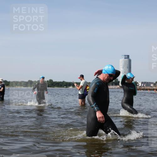 22.06.2025 - Viking Triathlon Michael Strokosch http://msf.ph/oto/8059688 22.06.2025 10:42:13 Schwimmen 16, 78, 159, 281, 290, 326, 460, 465 meine-sportfotos.de