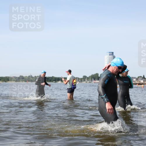 22.06.2025 - Viking Triathlon Michael Strokosch http://msf.ph/oto/8059693 22.06.2025 10:42:14 Schwimmen 16, 78, 281, 290, 326, 460, 465 meine-sportfotos.de