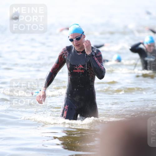 22.06.2025 - Viking Triathlon H.Heesch http://msf.ph/oto/8059698 22.06.2025 10:33:26 Schwimmen 28, 38, 255, 300, 304, 348, 382, 457, 522, 524, 608 meine-sportfotos.de