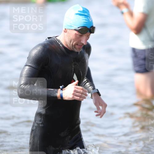 22.06.2025 - Viking Triathlon H.Heesch http://msf.ph/oto/8059714 22.06.2025 10:33:31 Schwimmen 5, 38, 149, 255, 300, 304, 348, 382, 457, 522, 524 meine-sportfotos.de