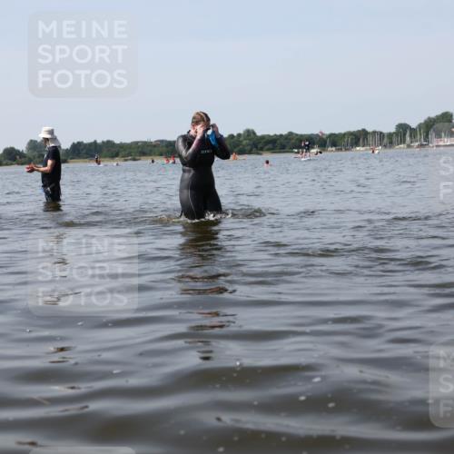 22.06.2025 - Viking Triathlon Michael Strokosch http://msf.ph/oto/8059742 22.06.2025 10:53:18 Schwimmen 165, 201, 241, 319, 470 meine-sportfotos.de