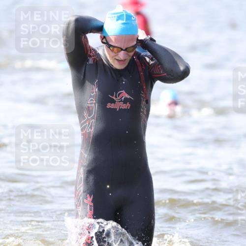 22.06.2025 - Viking Triathlon H.Heesch http://msf.ph/oto/8059746 22.06.2025 10:33:37 Schwimmen 5, 38, 50, 149, 229, 242, 255, 304, 348, 382, 438, 457, 522, 524 meine-sportfotos.de