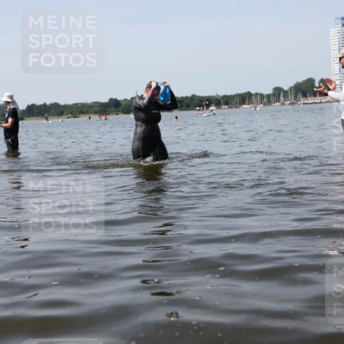 22.06.2025 - Viking Triathlon Michael Strokosch http://msf.ph/oto/8059749 22.06.2025 10:53:18 Schwimmen 165, 201, 241, 319, 470 meine-sportfotos.de