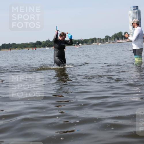 22.06.2025 - Viking Triathlon Michael Strokosch http://msf.ph/oto/8059754 22.06.2025 10:53:19 Schwimmen 165, 201, 241, 319 meine-sportfotos.de