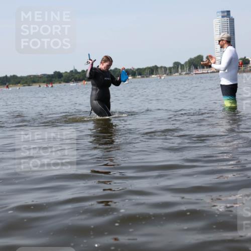 22.06.2025 - Viking Triathlon Michael Strokosch http://msf.ph/oto/8059756 22.06.2025 10:53:19 Schwimmen 165, 201, 241, 319 meine-sportfotos.de