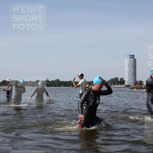 22.06.2025 - Viking Triathlon Michael Strokosch http://msf.ph/oto/8059758 22.06.2025 10:42:20 Schwimmen 16, 65, 78, 192, 281, 290, 318, 326, 460, 465 meine-sportfotos.de