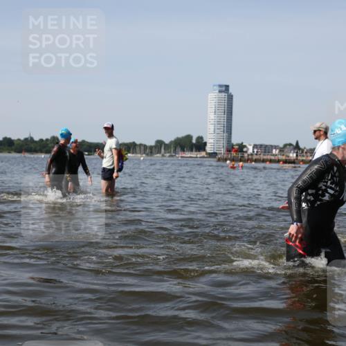 22.06.2025 - Viking Triathlon Michael Strokosch http://msf.ph/oto/8059768 22.06.2025 10:42:22 Schwimmen 16, 65, 192, 281, 290, 318, 326, 460, 465 meine-sportfotos.de