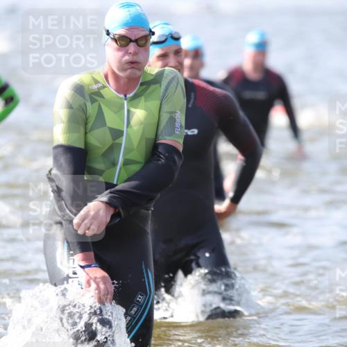 22.06.2025 - Viking Triathlon H.Heesch http://msf.ph/oto/8059769 22.06.2025 10:33:46 Schwimmen 5, 50, 75, 149, 184, 229, 242, 255, 304, 348, 349, 438, 457, 478, 540 meine-sportfotos.de
