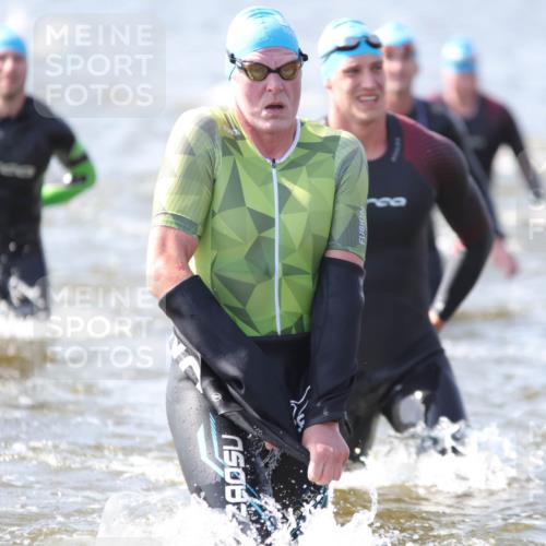 22.06.2025 - Viking Triathlon H.Heesch http://msf.ph/oto/8059775 22.06.2025 10:33:47 Schwimmen 5, 50, 75, 149, 184, 229, 242, 255, 304, 348, 349, 438, 457, 478, 540 meine-sportfotos.de